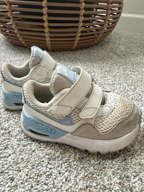 Nike Kids Cream and Light Blue Air Max Velcro Sneakers